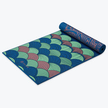 Load image into Gallery viewer, Premium Metallic Reversible Scalloped Ink Yoga Mat (6mm)